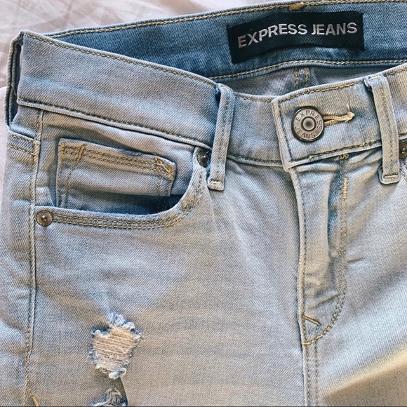 Light Wash Jean - Picture 4 of 8